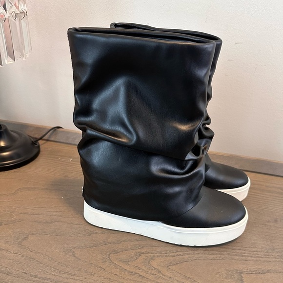 Guess Elegant Black  Guinna Sneaker Boot - Picture 3 of 5